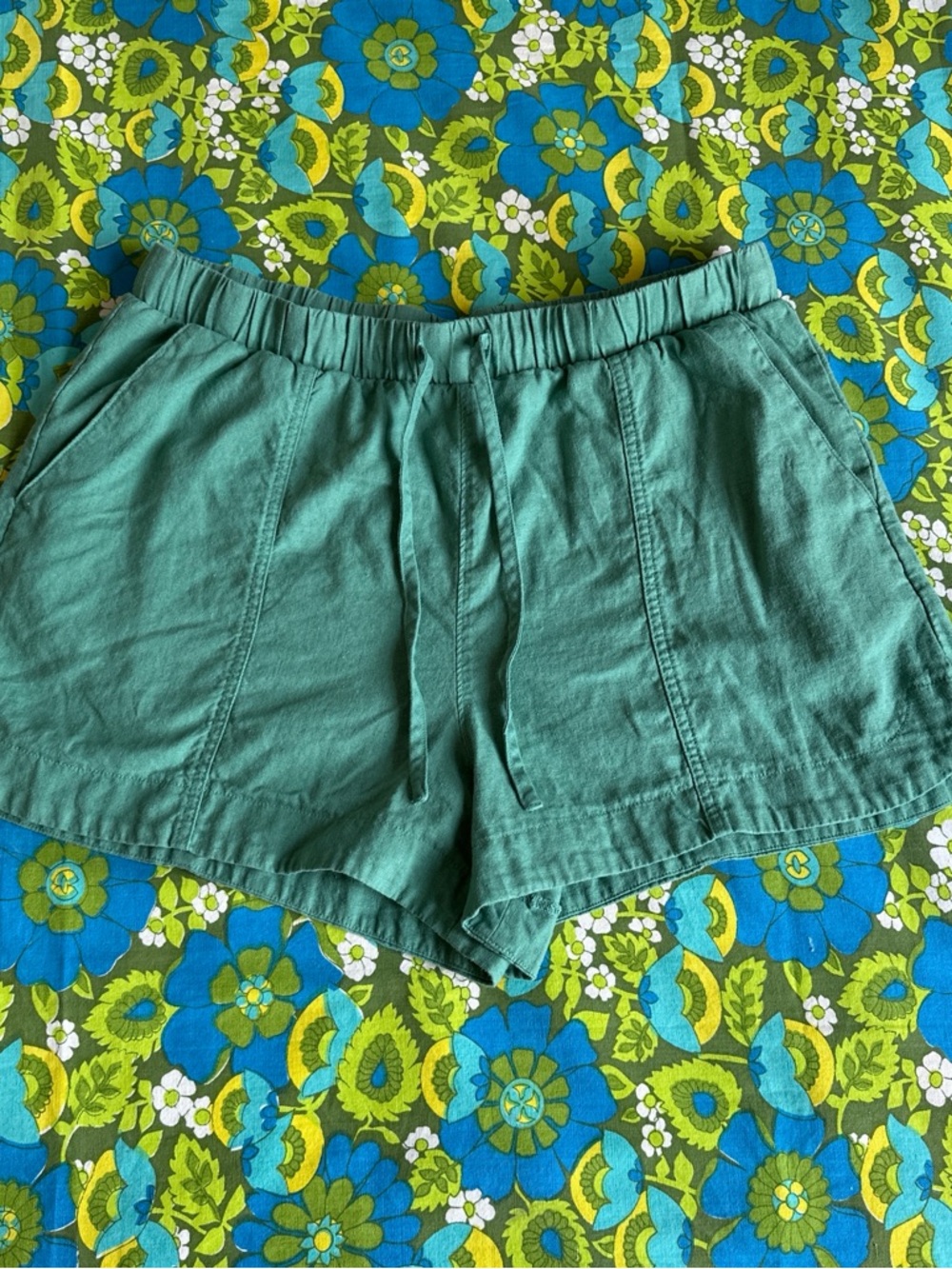 Women’s Elastic-Waist Casual Shorts Old Navy green drawstring summer pockets - Picture 5 of 16
